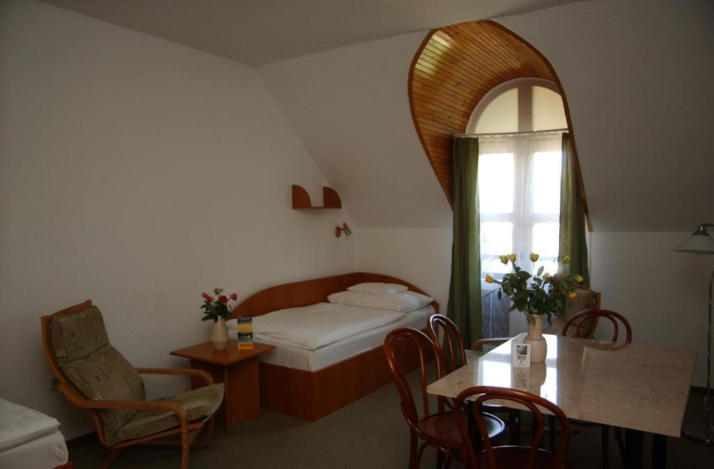 Siesta Club Hotel Harkany Room photo